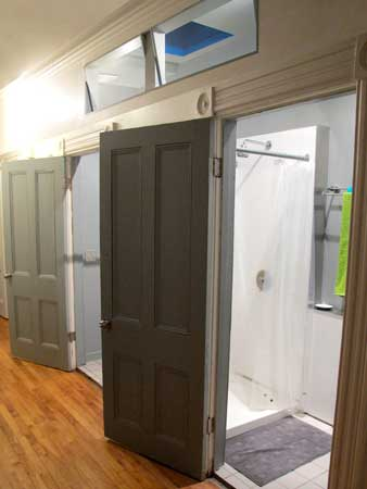 Modernisation et optimisation d'une salle de bain étroite (centre-ville)