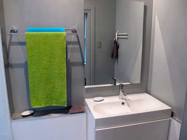 Modernisation et optimisation d'une salle de bain étroite (centre-ville)
