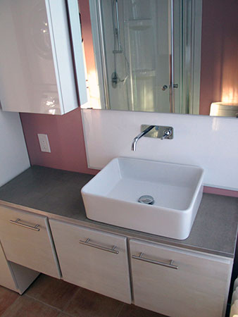 Conversion d'une buanderie en salle de bain dans un condo (Boul. St-Joseph) - 25point4