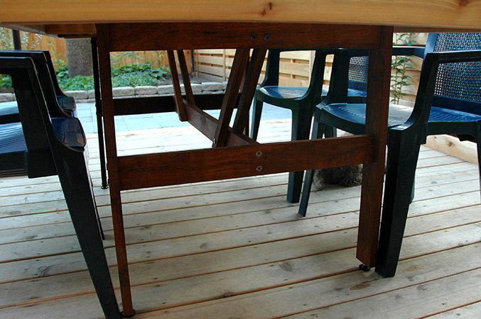 Table extérieure en cèdre rouge - 25point4