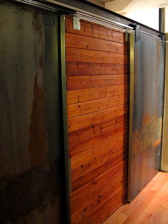 portes coulissantes à l'intérieur d'un loft (Montréal) 25point4